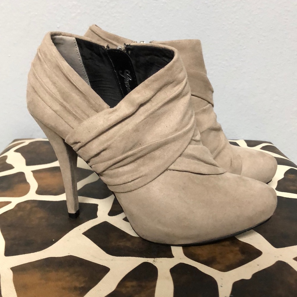 Guess nude ankle booties